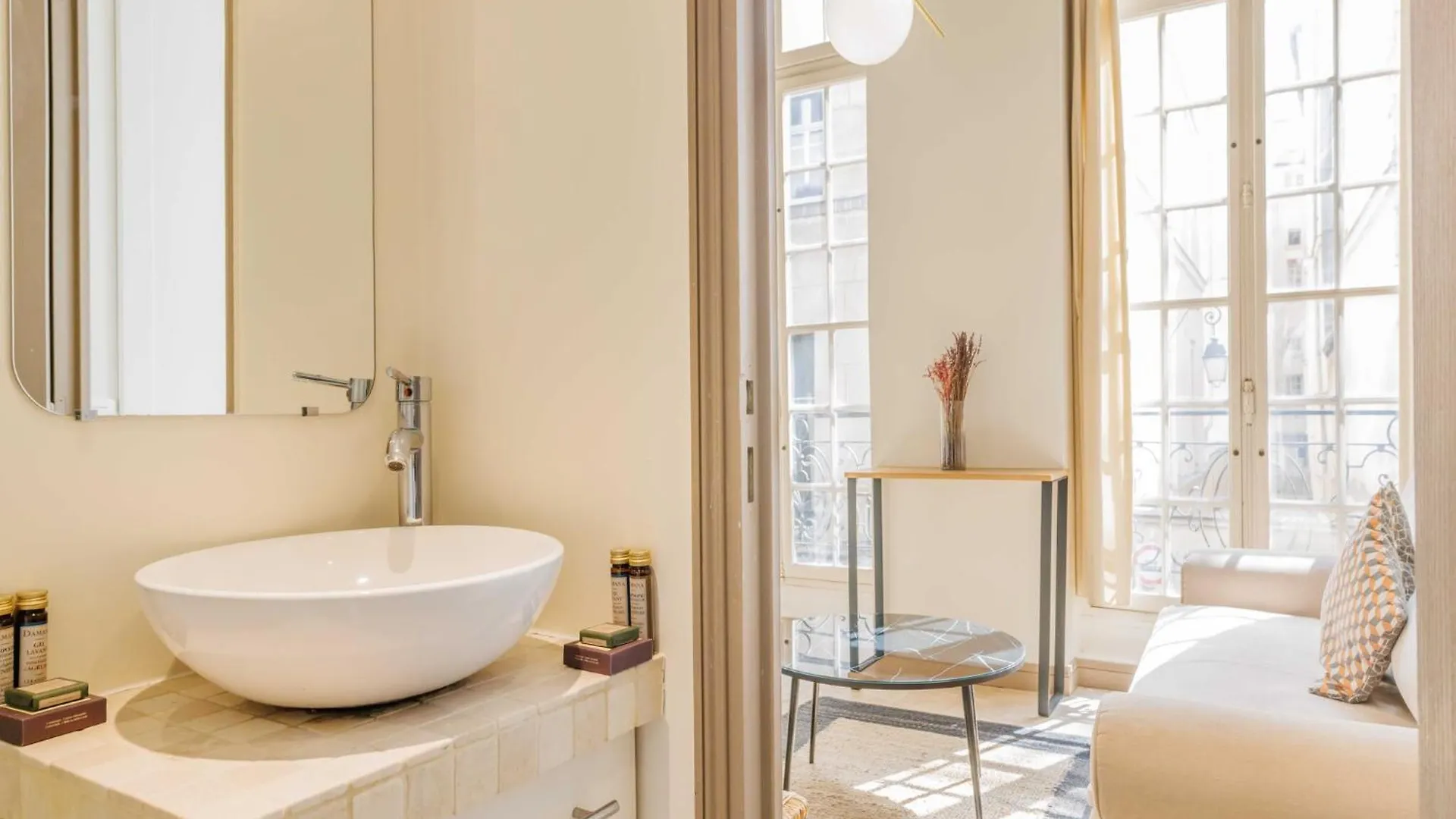 Charming Apartment - Marais - Mobility Lease Paris
