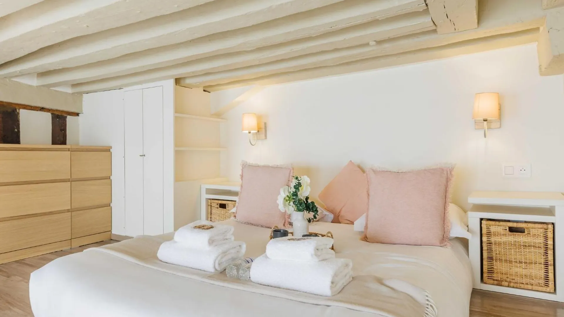 Charming Apartment - Marais - Mobility Lease Paris 0*,