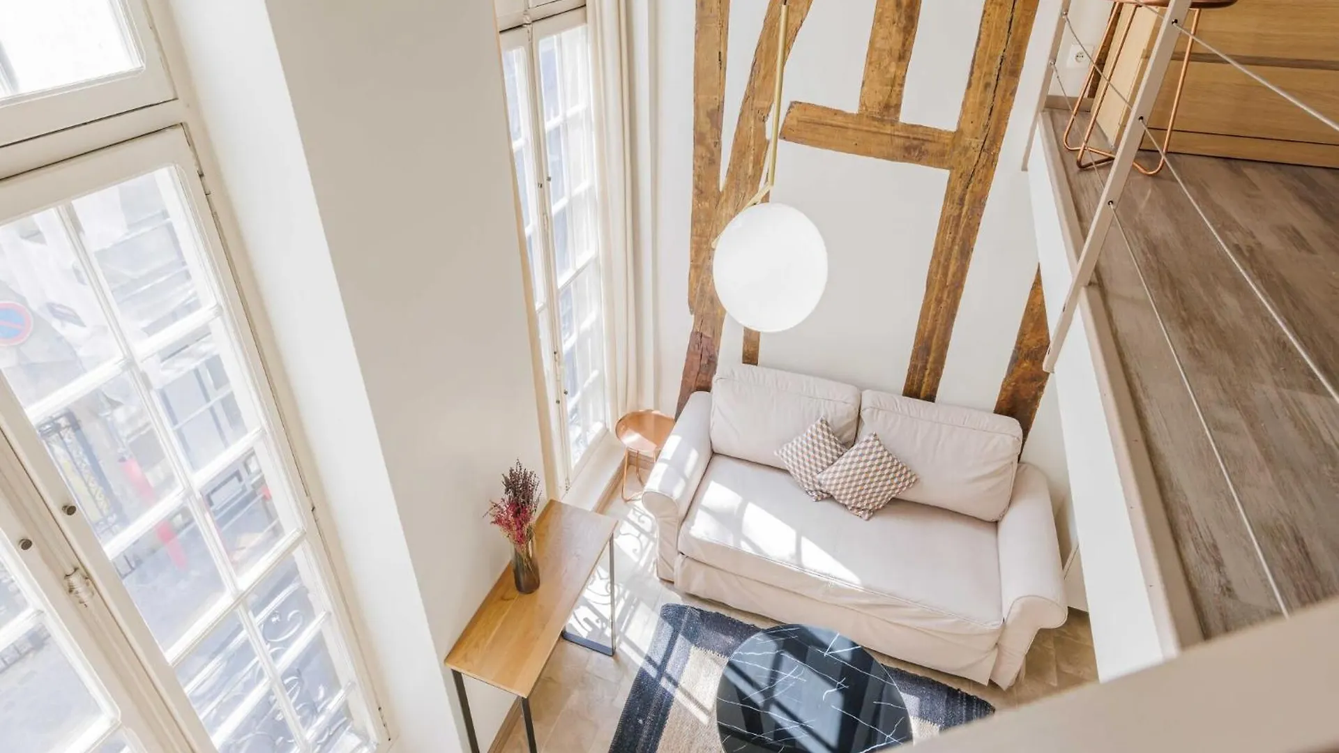 Charming Apartment - Marais - Mobility Lease Paris France