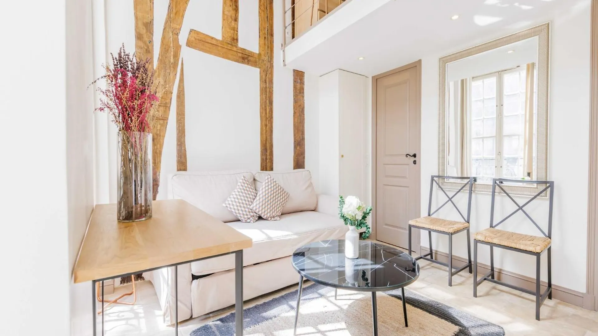 Charming Apartment - Marais - Mobility Lease Paris
