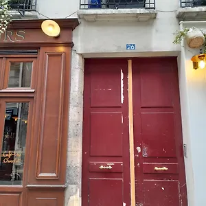 Cosy 2 Pièces Typiquement Parisien à Notre-dame Appartement